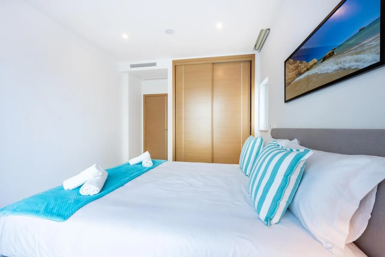 Adega Marina Apartments - Pool View Lagos